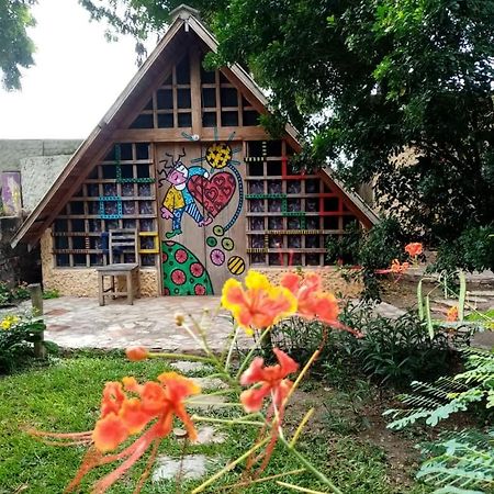 Kokrobite Gardens Restaurant And Guest House Экстерьер фото